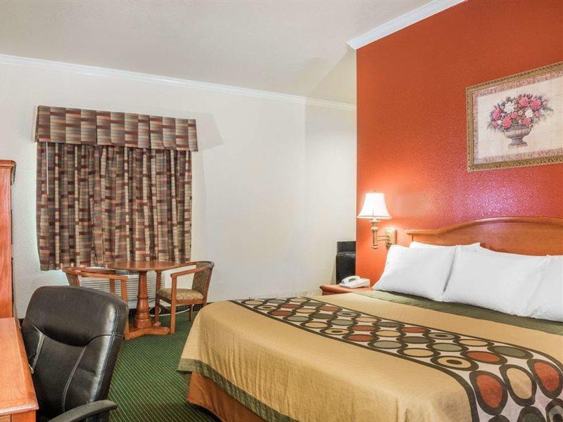 Super 8 By Wyndham Brookshire Tx Hotel Exterior photo