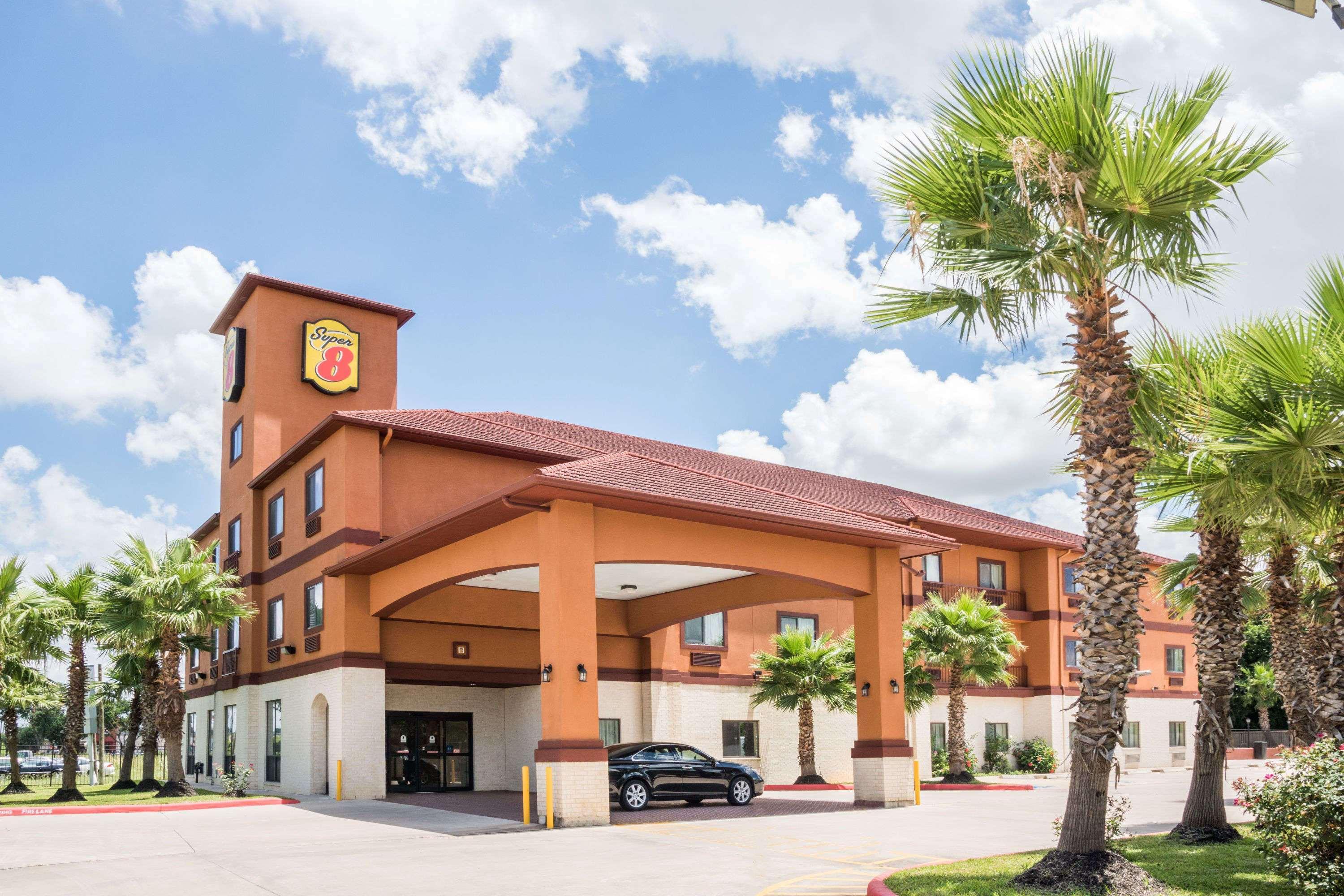 Super 8 By Wyndham Brookshire Tx Hotel Exterior photo