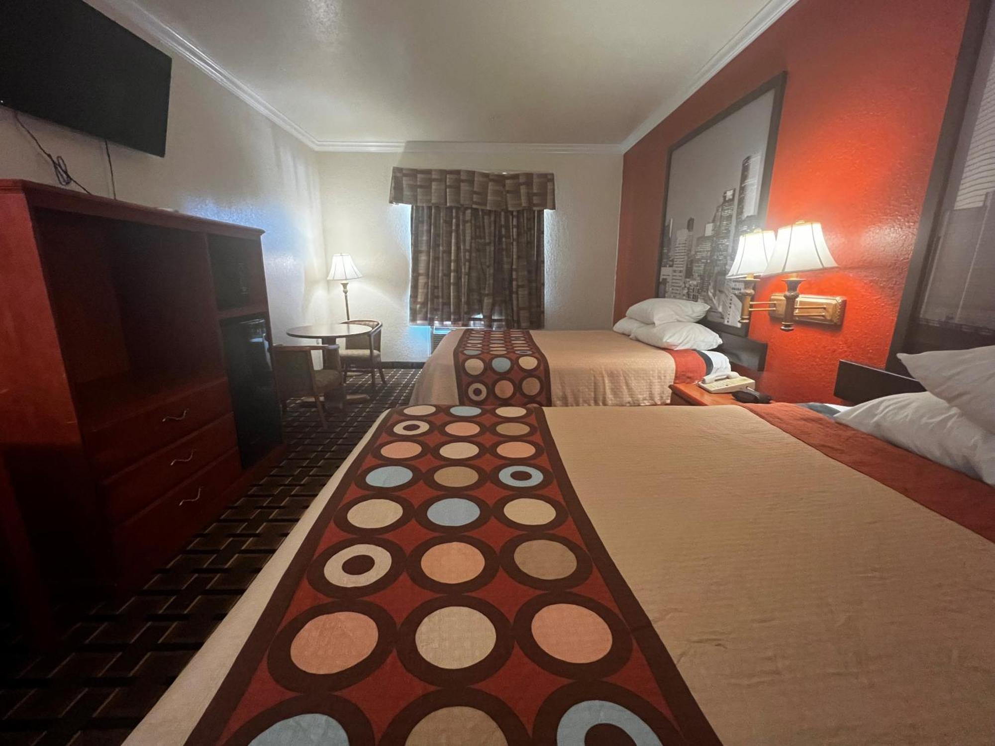 Super 8 By Wyndham Brookshire Tx Hotel Exterior photo
